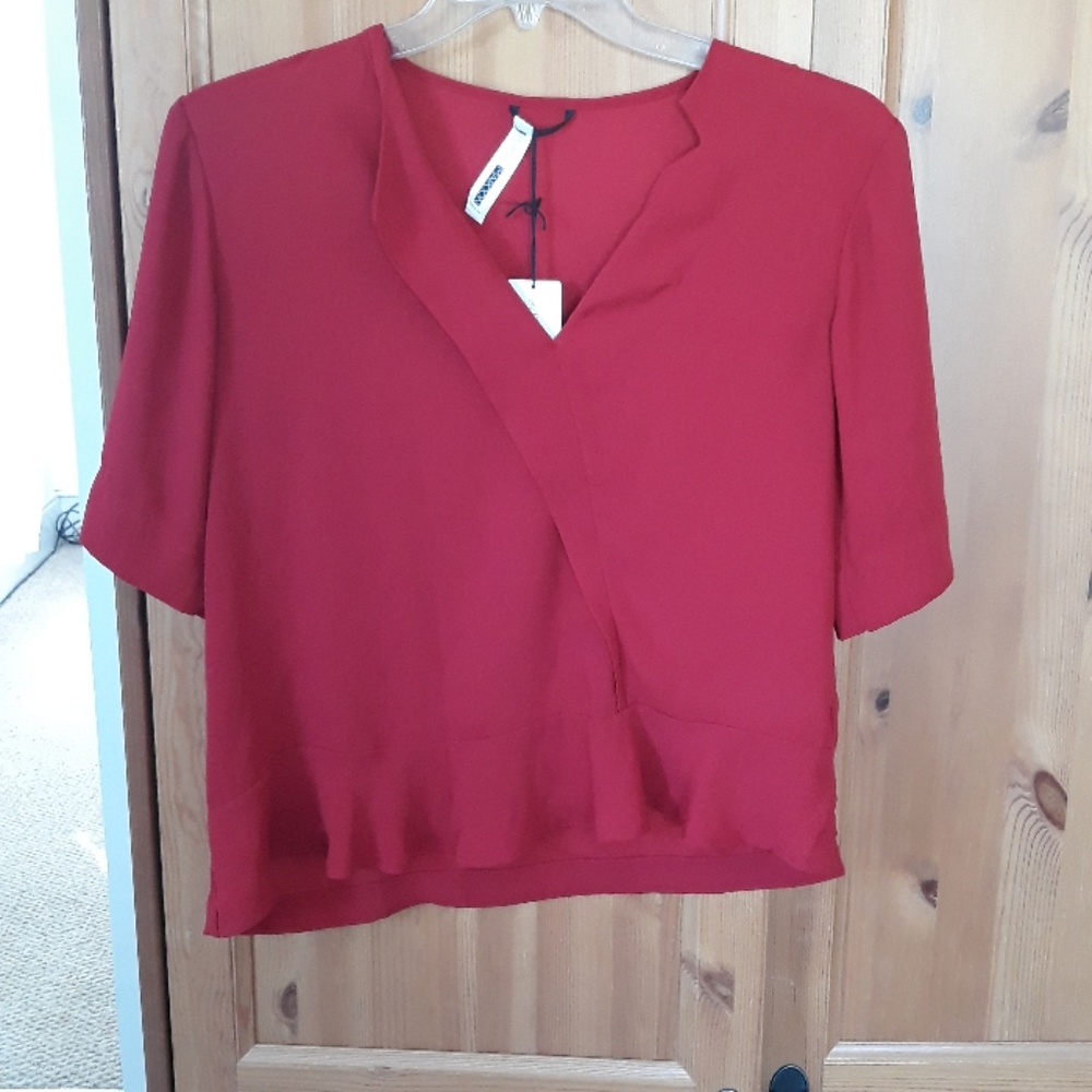 Plum goods red top